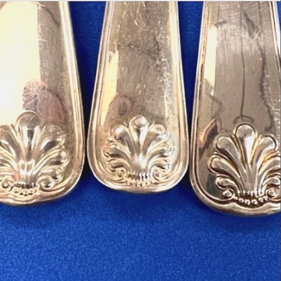 Tiffany & Co. Bridal Registry Shell & Thread Sterling Flatware 110 Piece Set - Picture 5 of 11